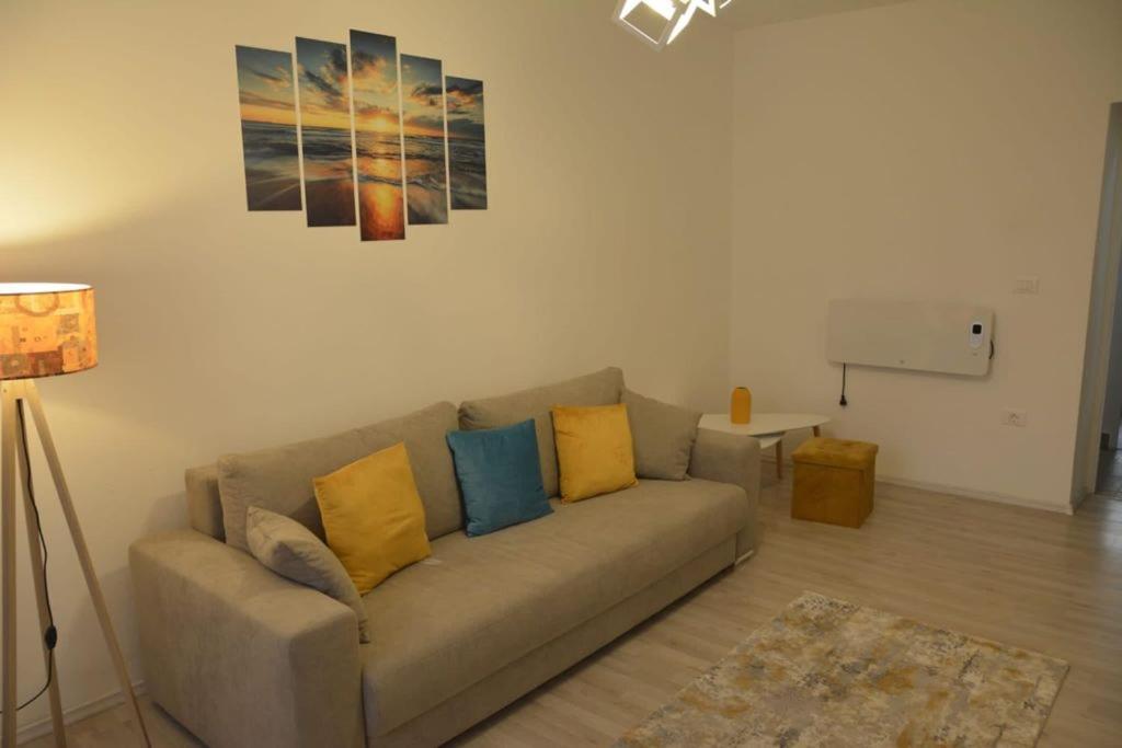 Sunrise Apartment เปโตรชานิ ภายนอก รูปภาพ